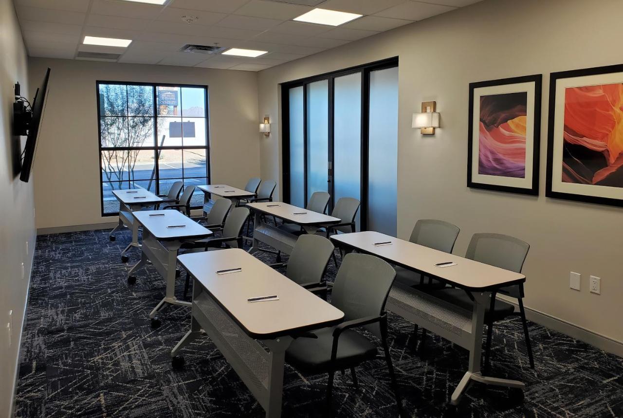 Comfort Suites Scottsdale Talking Stick Entertainment District Esterno foto