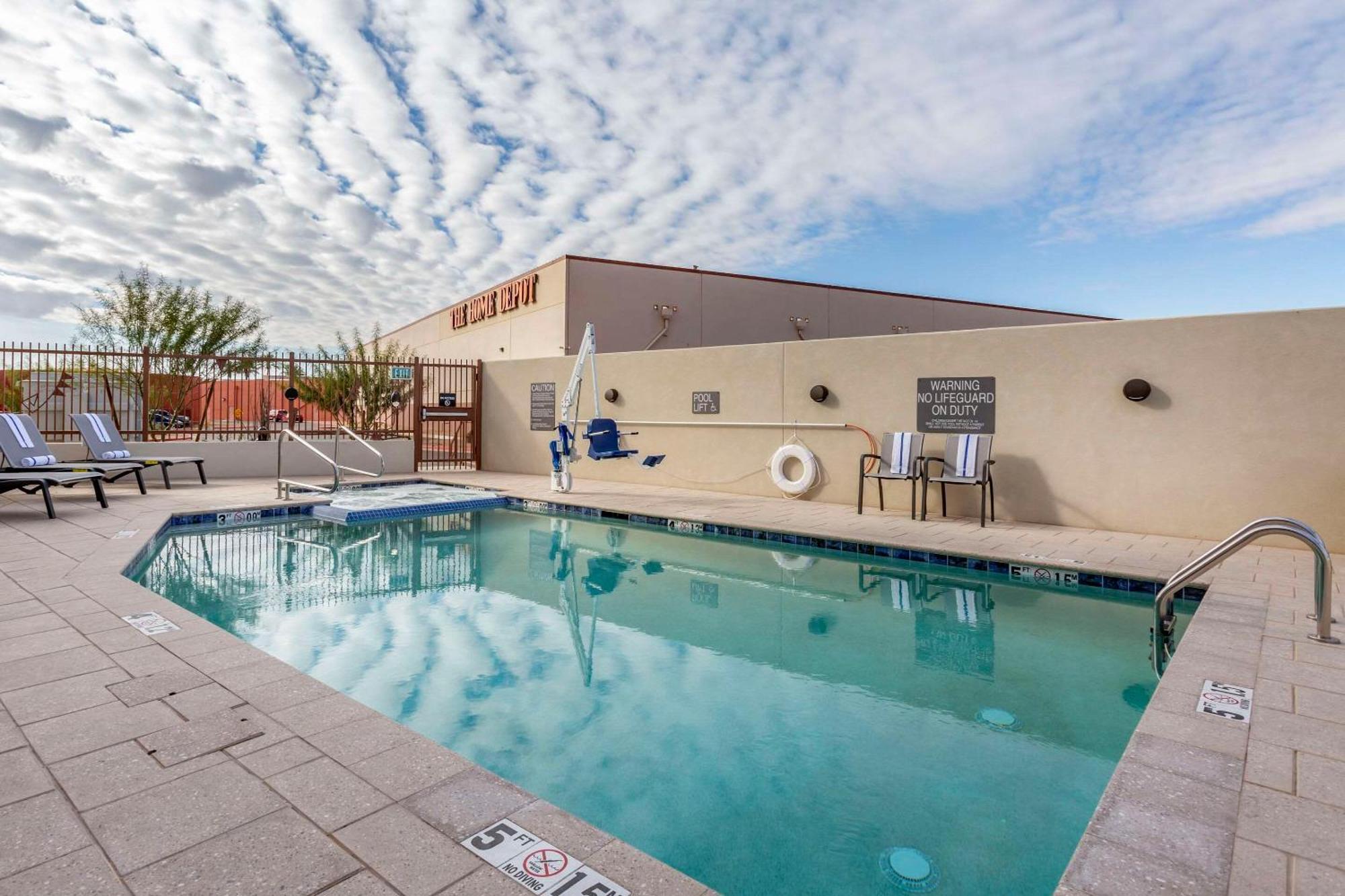 Comfort Suites Scottsdale Talking Stick Entertainment District Esterno foto