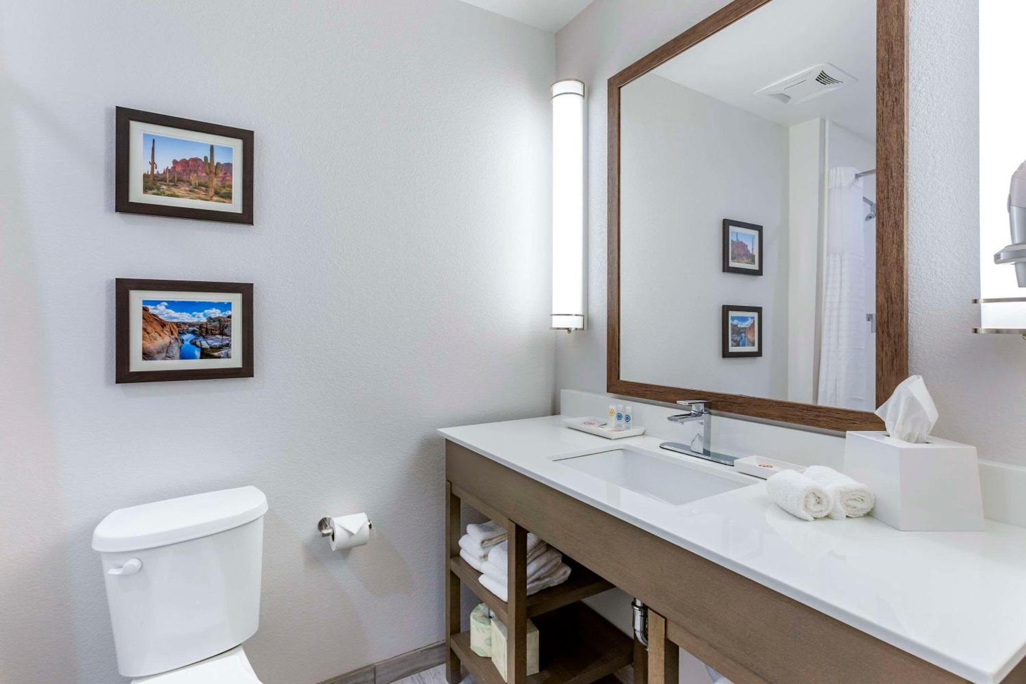 Comfort Suites Scottsdale Talking Stick Entertainment District Esterno foto